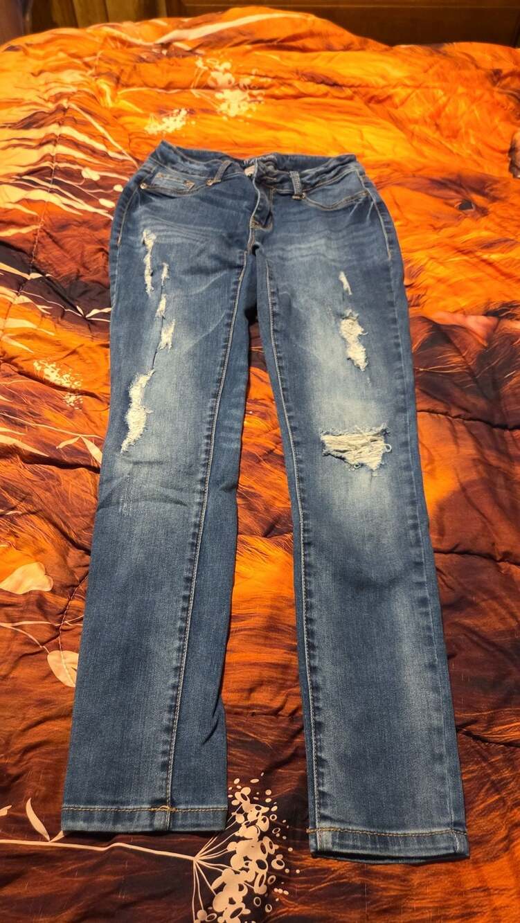 maurices Distressed Skinny Jeans Blue Denim XS-SHORT